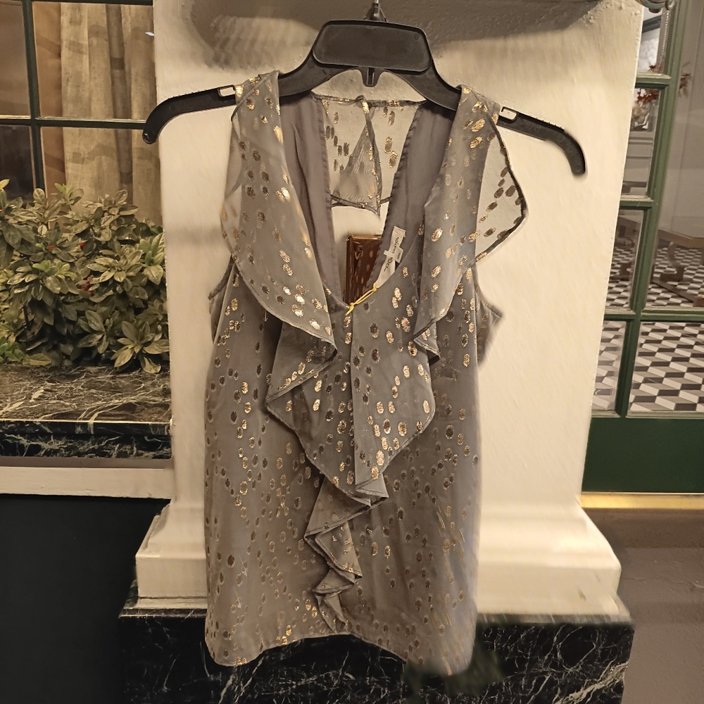 NWOT BCBGeneration Women's Gray w/ Gold Polkadot Sleeveless Blouse w/ Ruffle XXS
